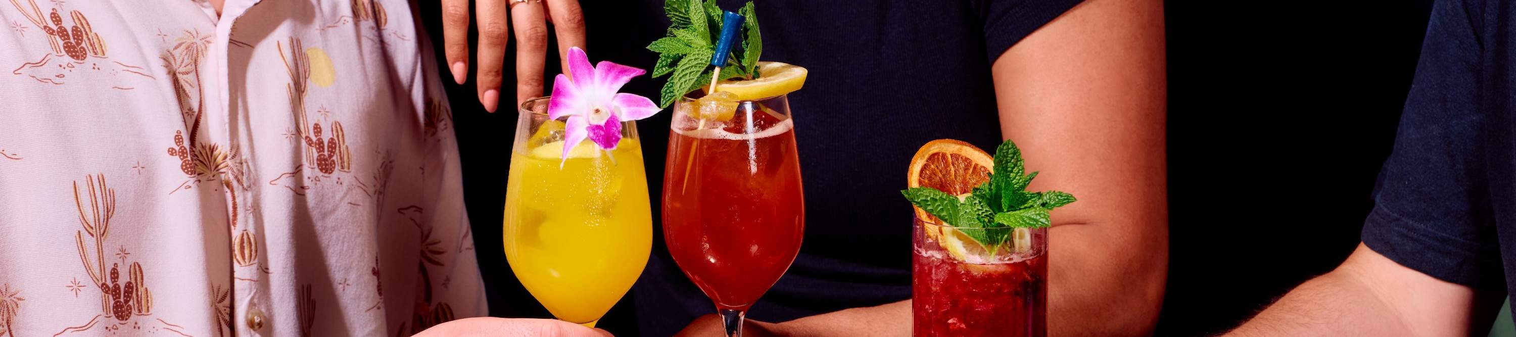 Swingers Crazy Golf ドバイでゴルフ、軽食、ドリンクを楽しもう