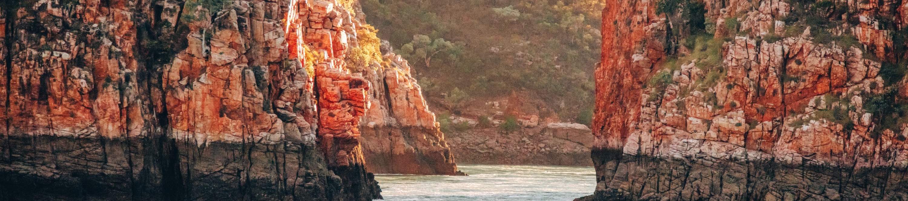 Explorez la beauté naturelle des Horizontal Falls avec cette aventure palpitante de 2 jours et 1 nuit au départ de Derby.