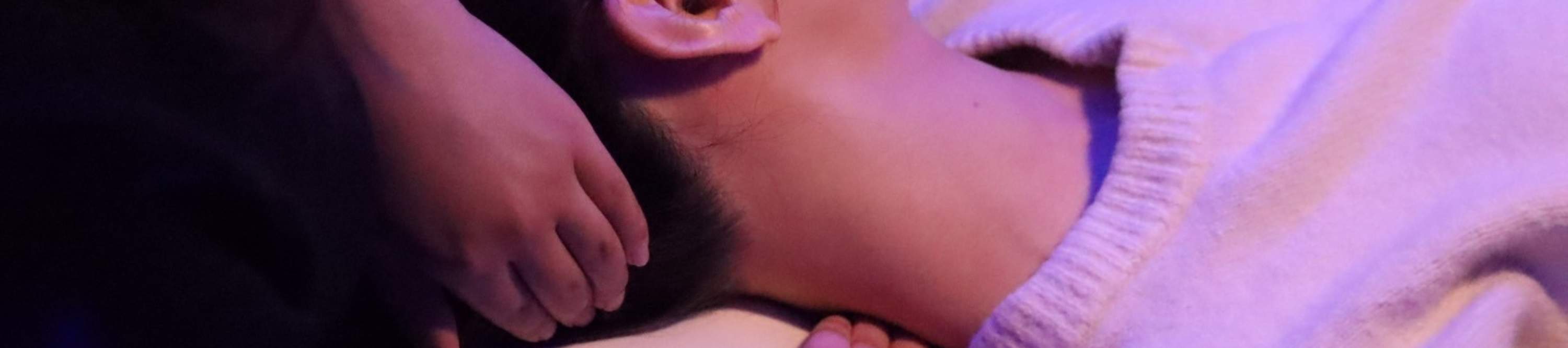 日本獨有入眠式手法，經驗豐富理療師掌握精準力道，讓身心徹底放鬆