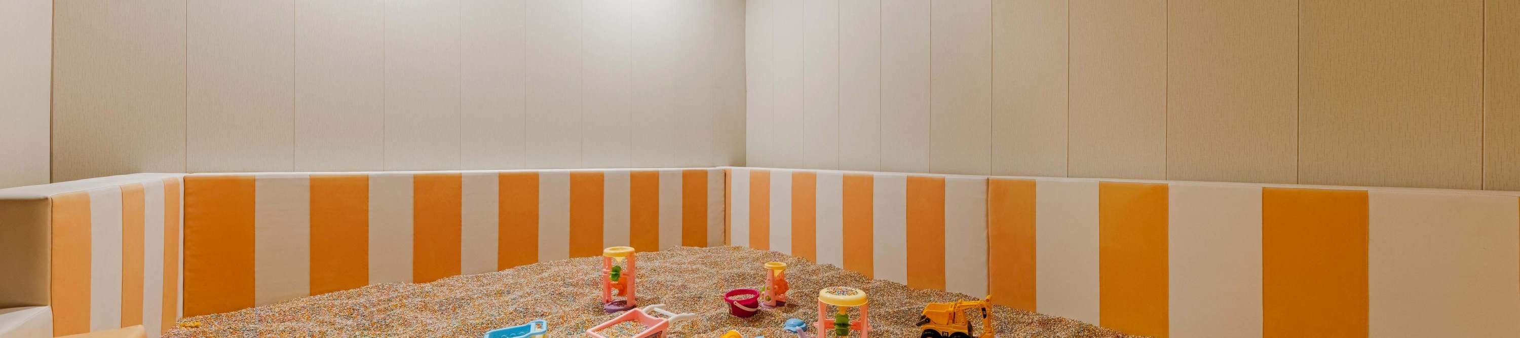 長白山萬達錦華度假酒店住宿套餐（含早餐+滑雪+温泉+接送機）