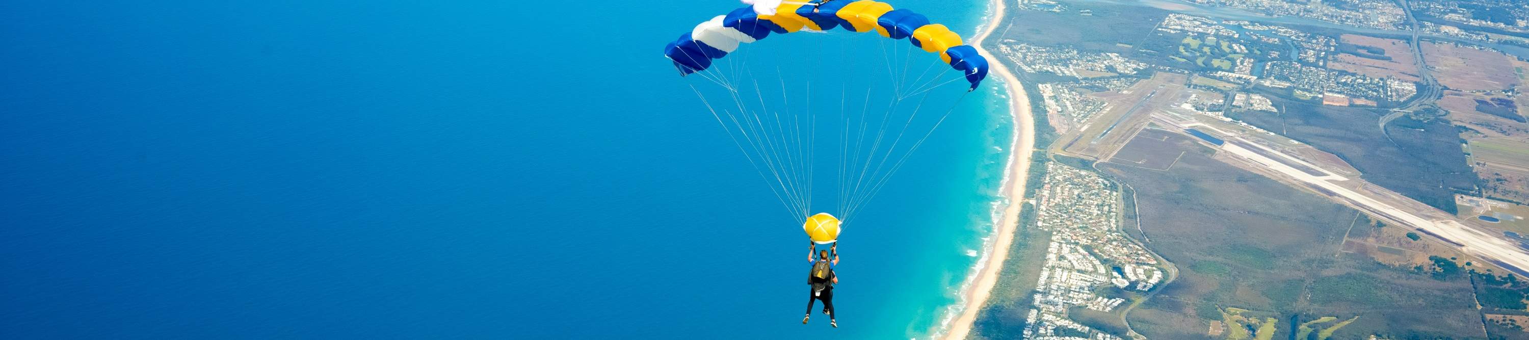 Vivez l'expérience exaltante du parachutisme avec des instructeurs experts à Noosa
