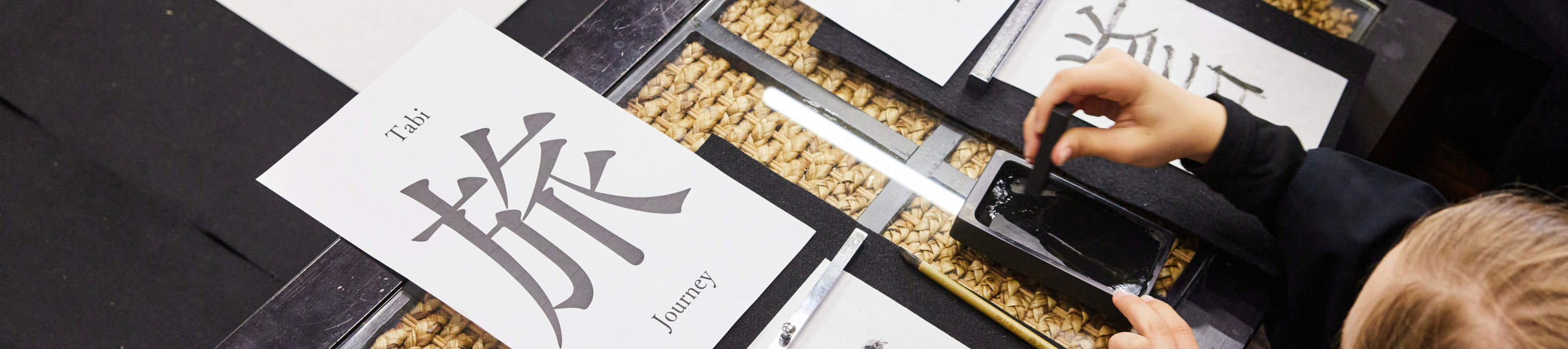 Pengalaman Kaligrafi OsakaCastle dengan Kimono/Interpretasi