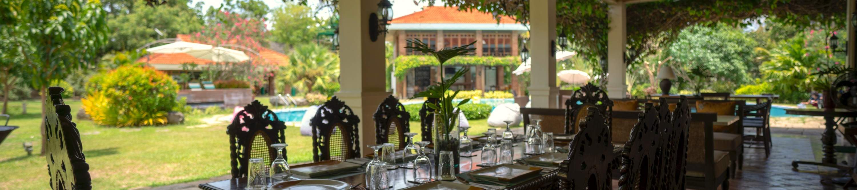 Khu vực ăn uống tại Casa Laiya