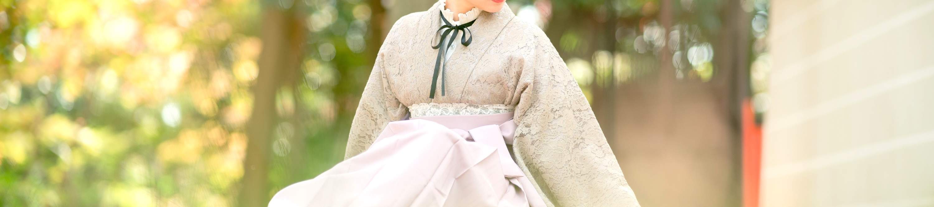 Noleggio kimono: kimono in pizzo, stile Taisho Roman, e kimono furisode per esplorare Asakusa con acconciatura inclusa e decorazioni per capelli illimitate (Tokyo/Asakusa Aiwa Kimono Store 3)