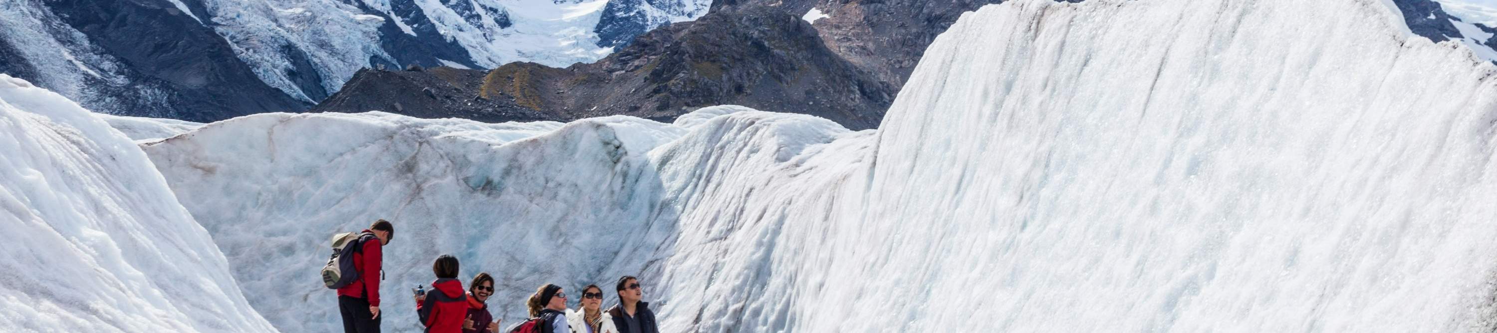 Avventura di escursionismo sui ghiacciai