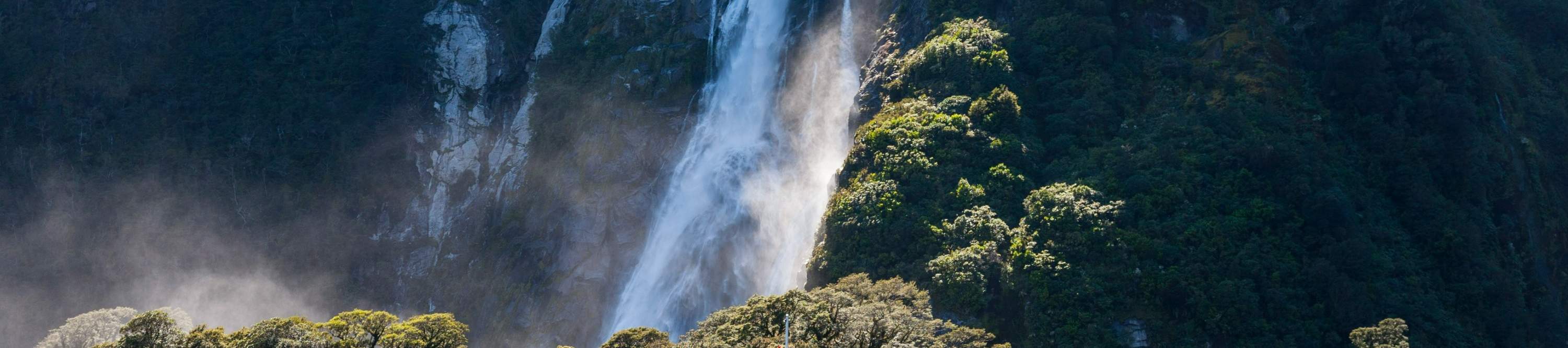 米爾福德峽灣遊船