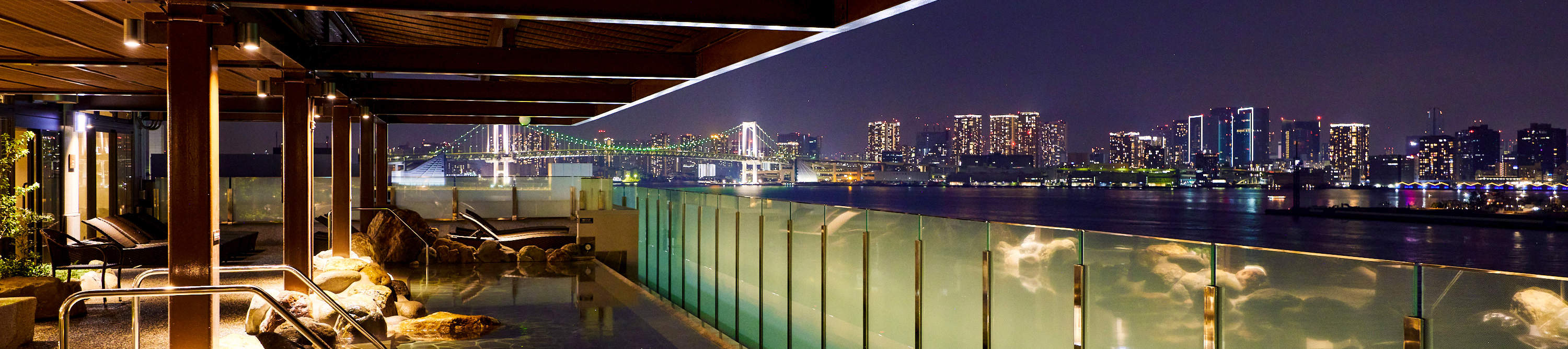 บริการแช่ออนเซ็นที่ Senkyaku Banrai Toyosu Manyo Club ในโตเกียว 