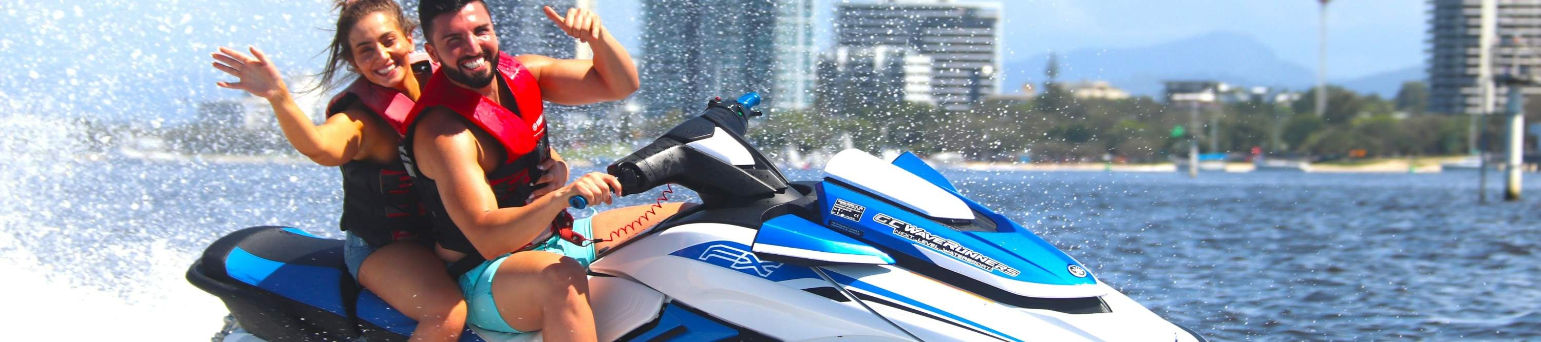 Vivez l'excitation de fendre les vagues à toute vitesse lors d'une excursion inoubliable en jet ski sur la Gold Coast