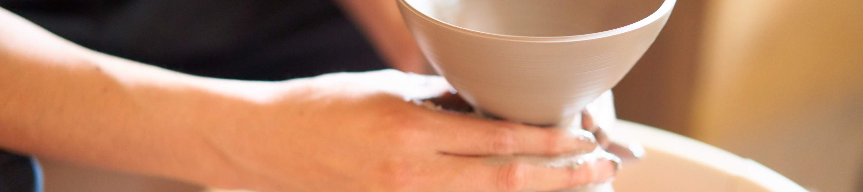 Sebagai kenangan percutian anda di Kyoto! Sebuah bengkel lama yang terletak betul-betul di hadapan Pagoda Yasaka