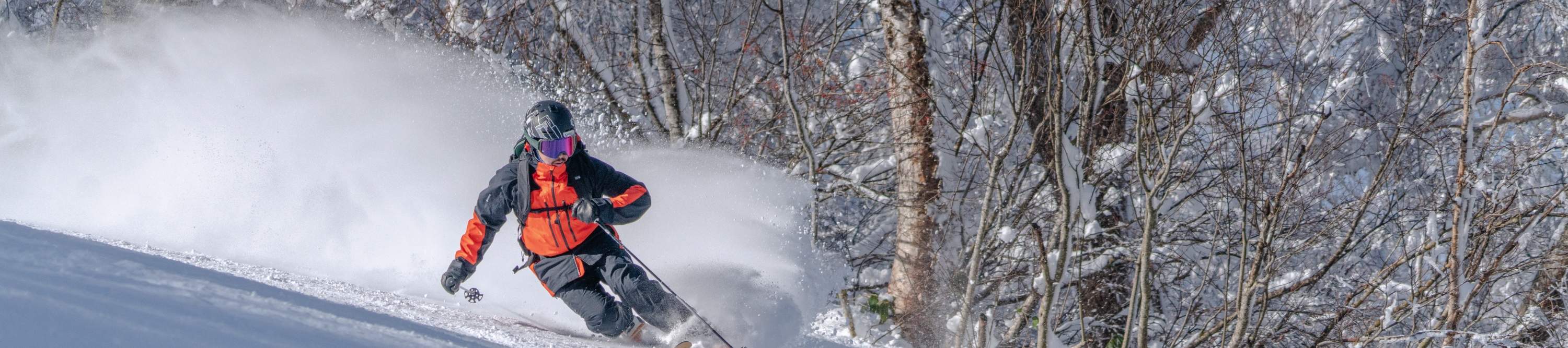 Sewa barang terbaru dan buat reservasi online untuk bermain ski di