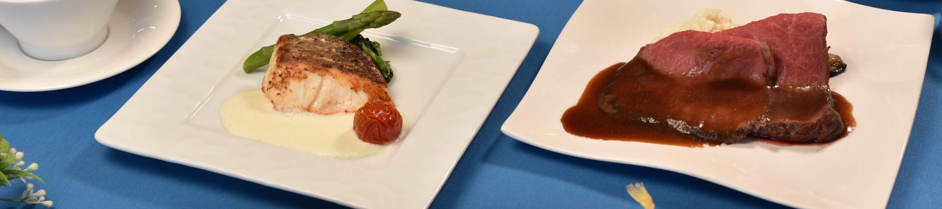 在“東京餐廳巴士”上享用午餐或晚餐，同時在東京觀光