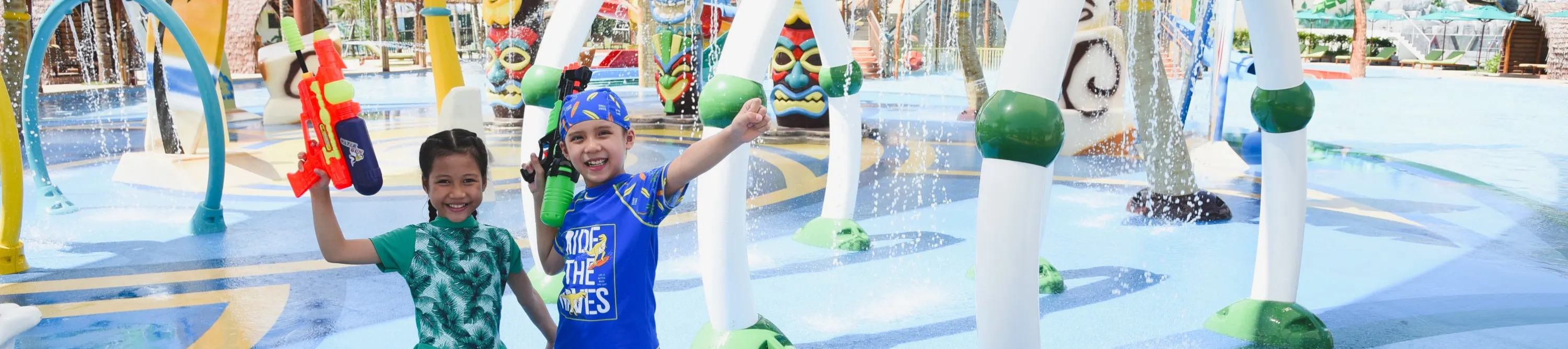 2个孩子在kidzone