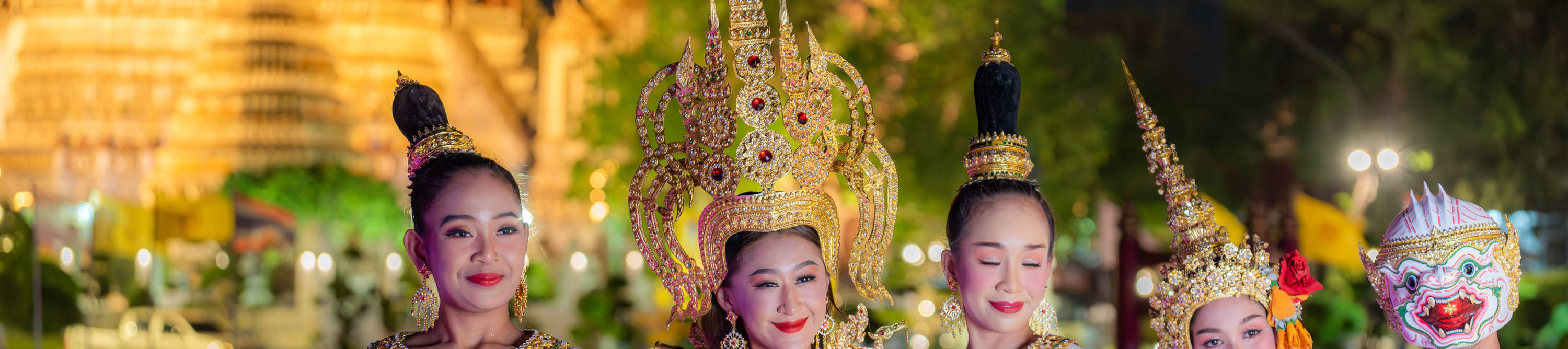 Du thuyền ăn tối 5 sao sang trọng mới nhất trên sông Chaophraya, Bangkok