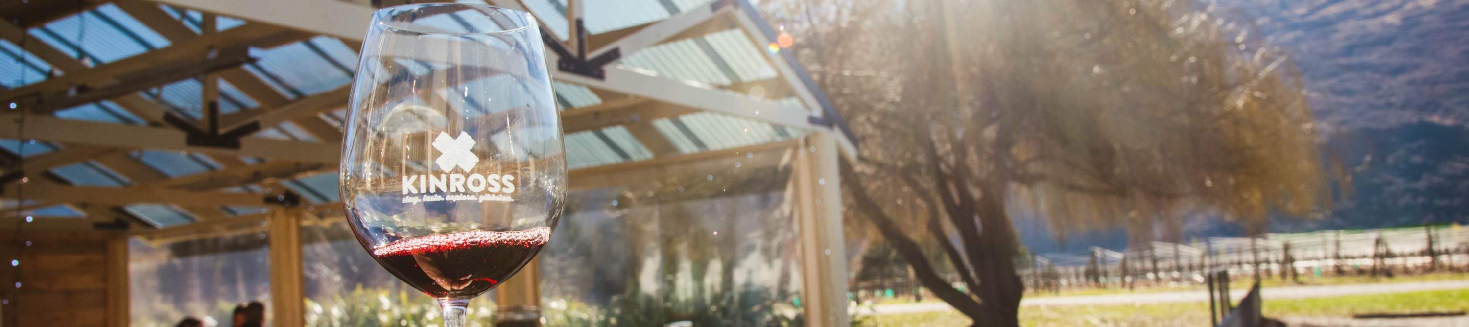 vino en Kinross