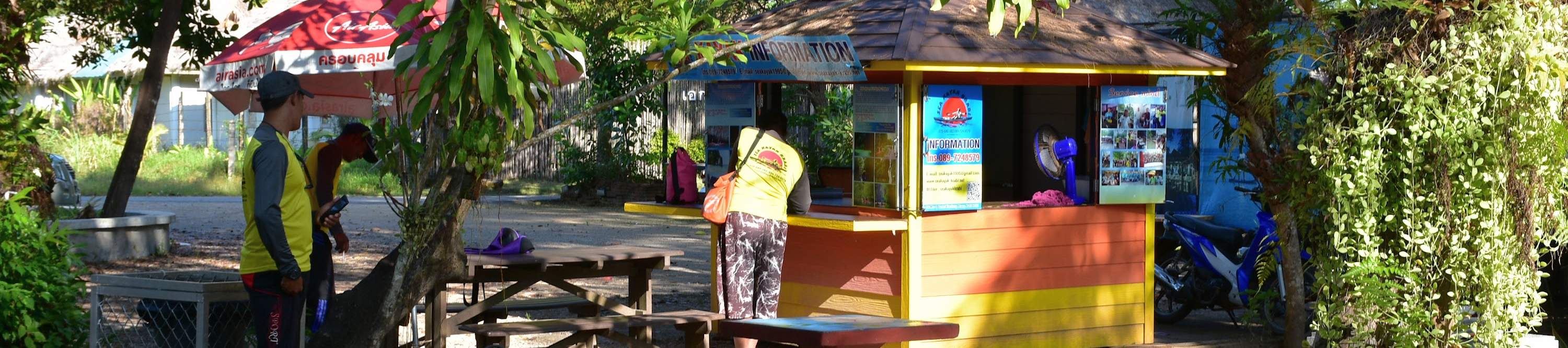 Kayak di mare di mezza giornata 