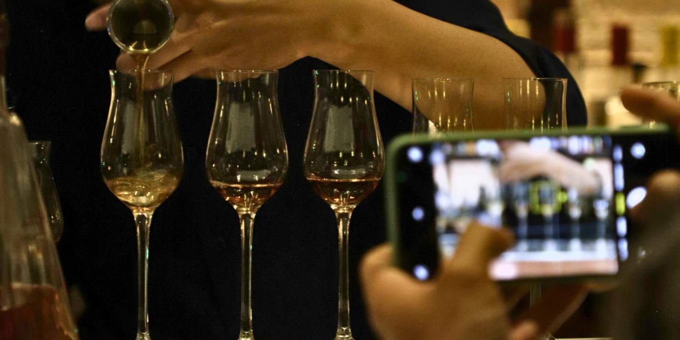 在西贡Vesou品尝朗姆酒