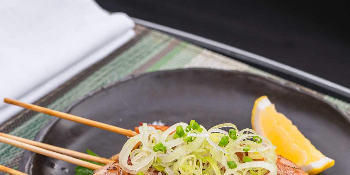 Ресторан и бар на крыше Up & Above в отеле The Okura Prestige Bangkok