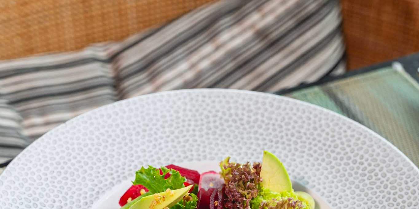 Ресторан и бар на крыше Up & Above в отеле The Okura Prestige Bangkok