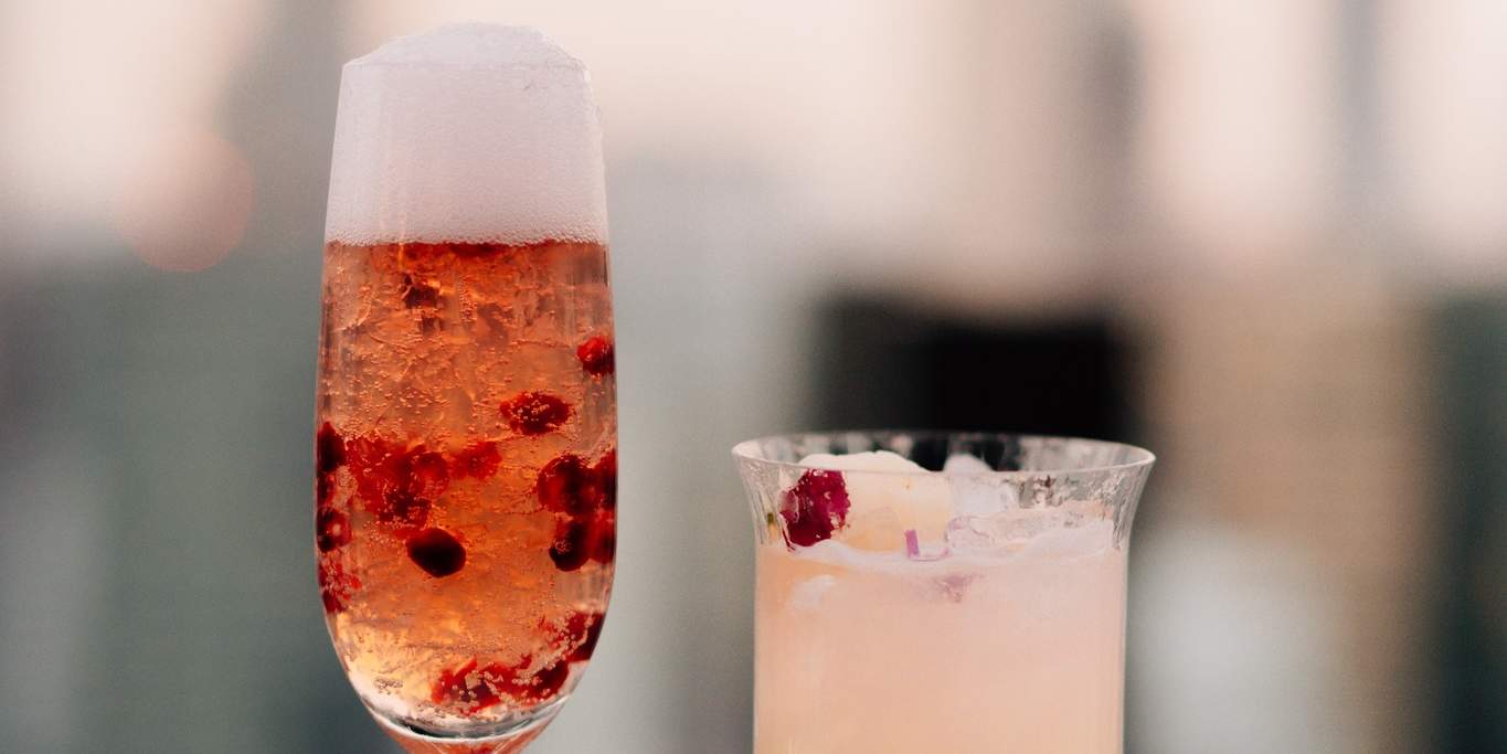 Bar atap CHAR di Hotel Indigo Bangkok