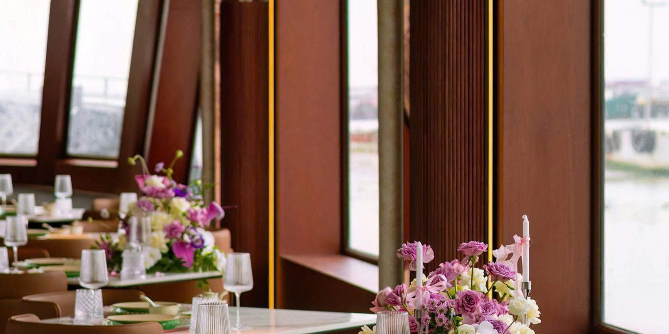 Rasakan Matahari Terbenam di Saigon River dengan Luxury Icon Saigon Cruise