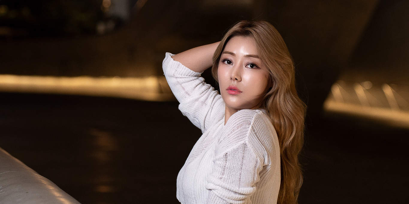 在首爾為情侶或獨自旅行者拍攝夜間人像——捕捉DDP的魔力。