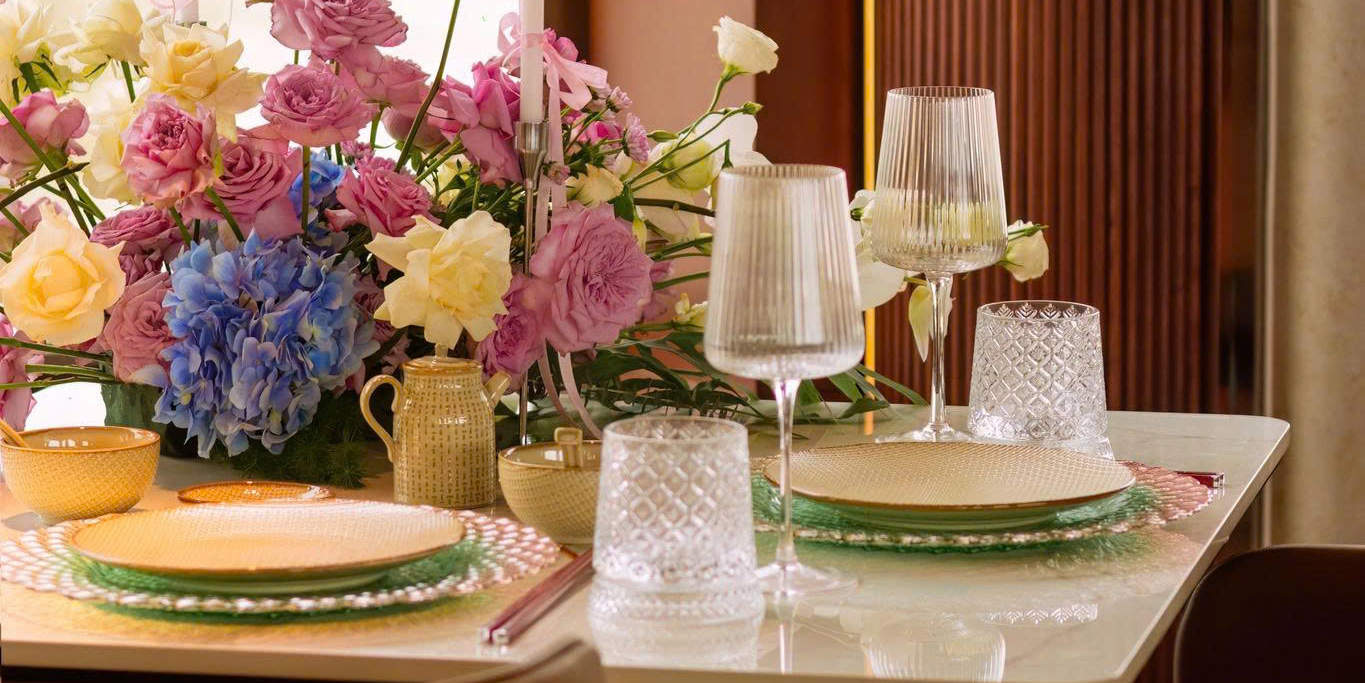 Rasakan Matahari Terbenam di Saigon River dengan Luxury Icon Saigon Cruise