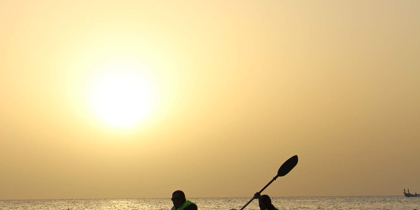 Kayak Matahari Terbenam Muscat 