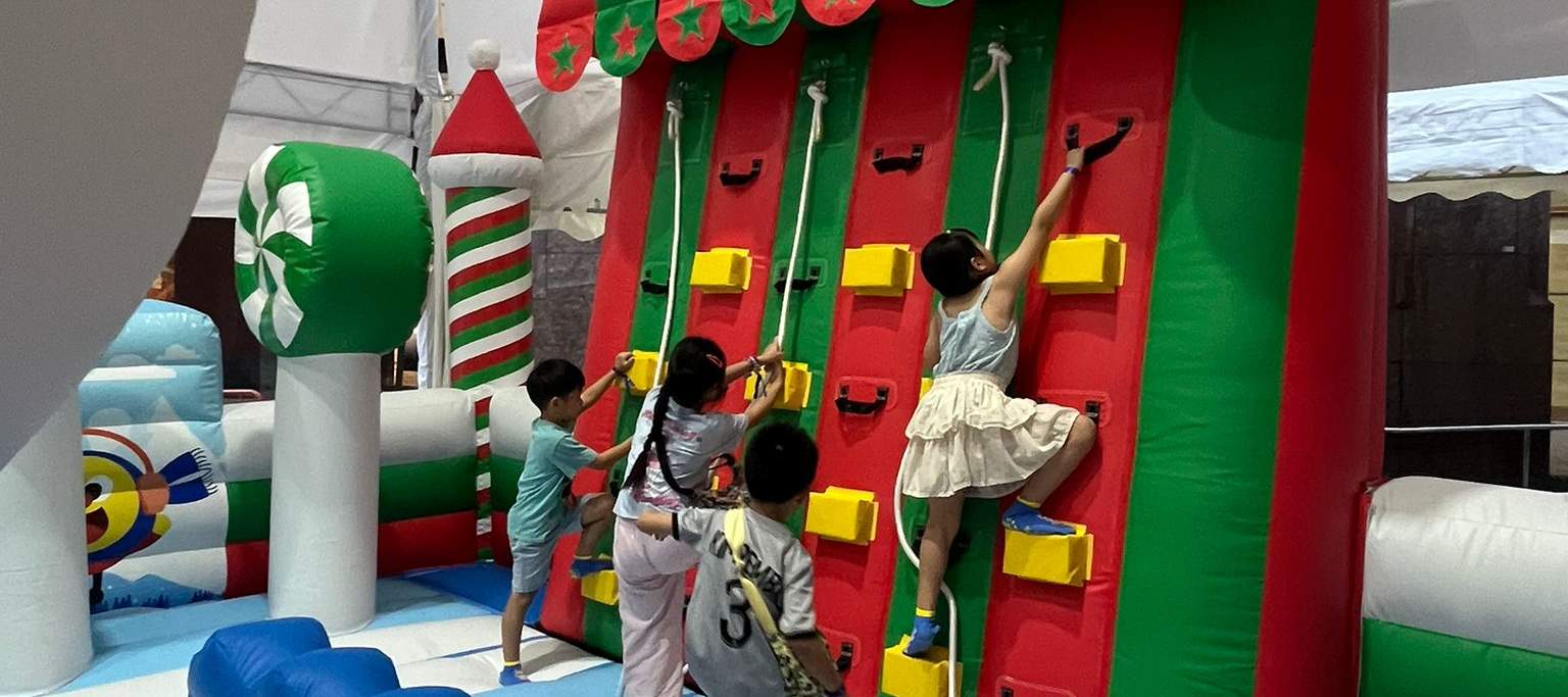 Grand Village de Noël 2025