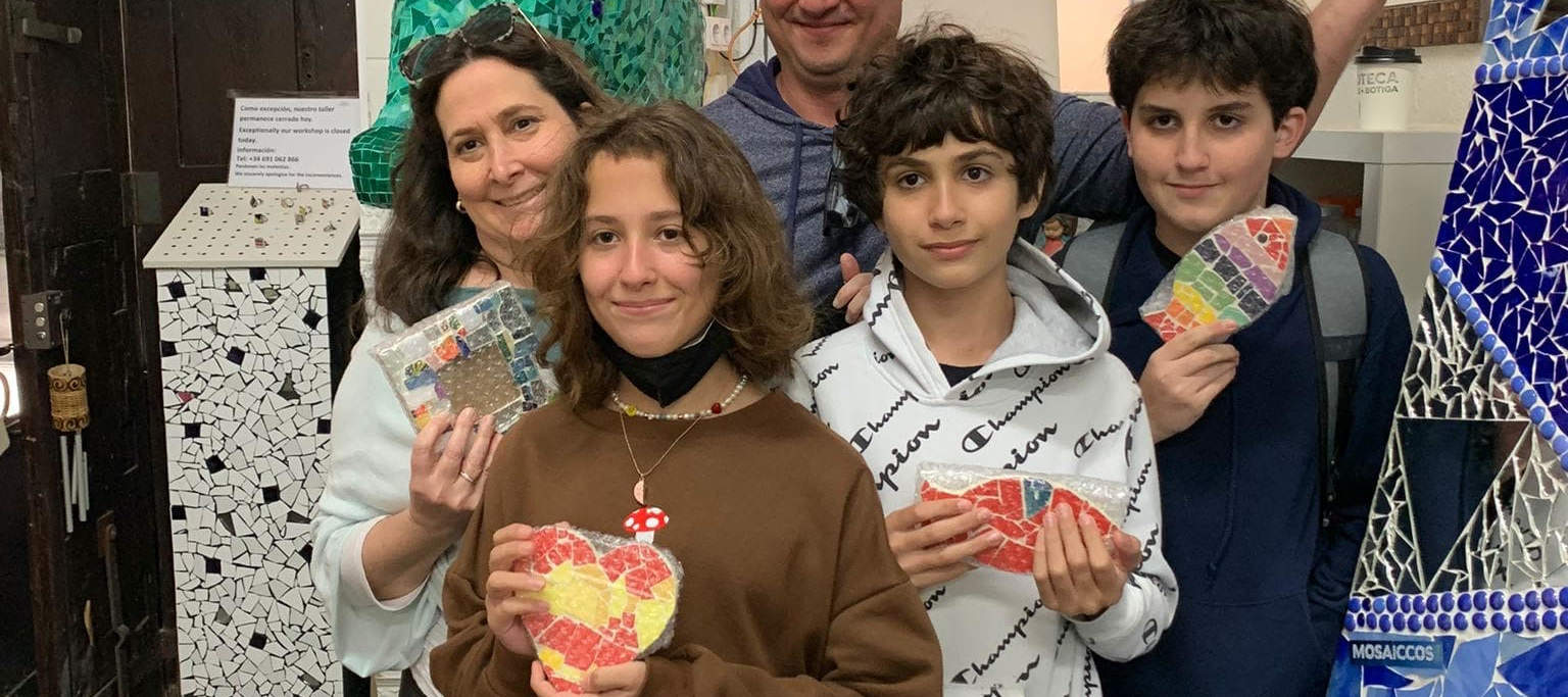 Trencadis Mosaic Class in Barcelona