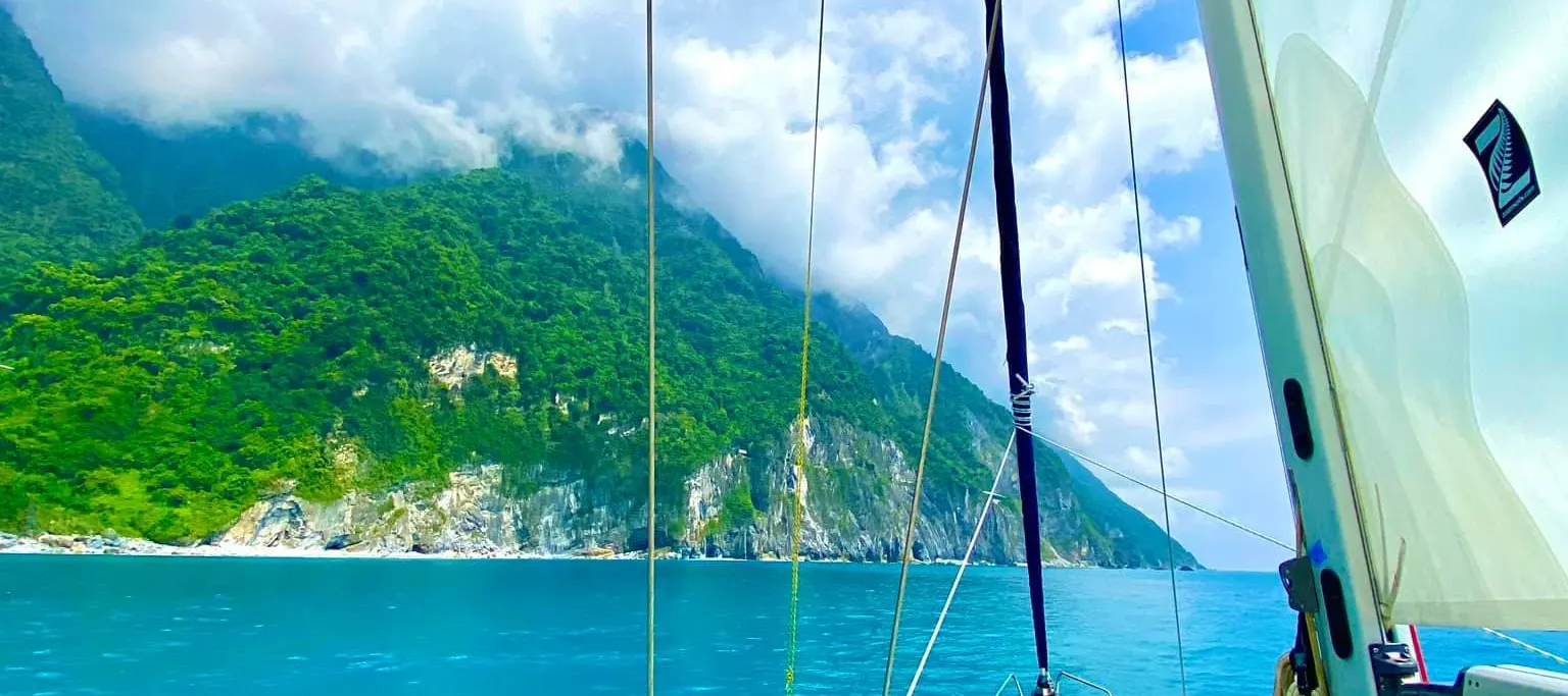 海上看清水断崖