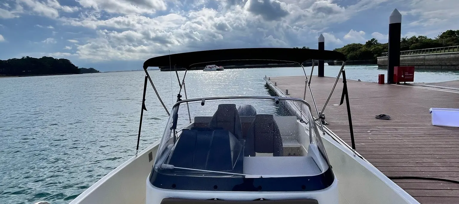 圣淘沙湾码头至拉撒路岛渡轮服务（由 YachtCruiseSG 提供）