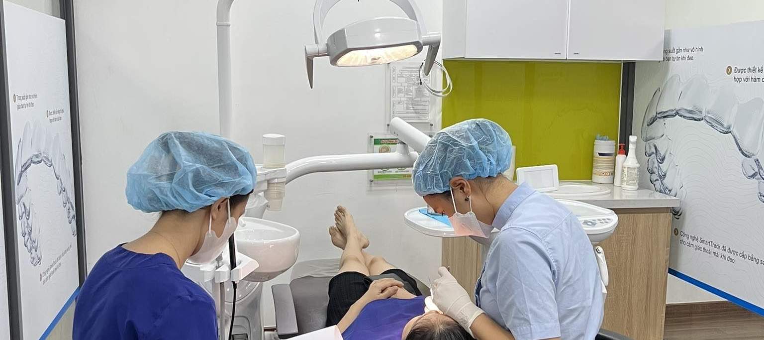 Nha Khoa Parkway: Trải nghiệm làm trắng và làm sạch răng tại Hà Nội