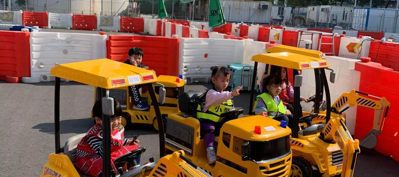 龙景8号- 湾仔闹市儿童自驾游 (K Cart, 工程车, 警察电单车, 跑车)