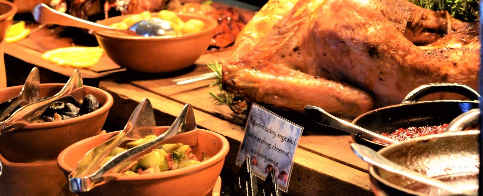 曼谷素可泰酒店 Colonnade 餐廳的國際自助餐