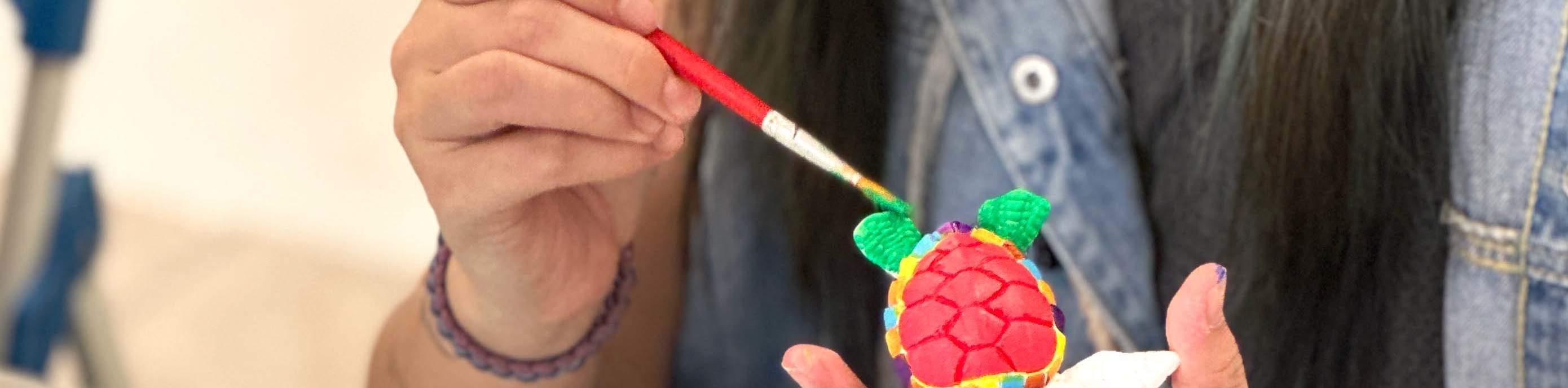 ปูนปลาสเตอร์ระบายสีรูปเต่าทะเล