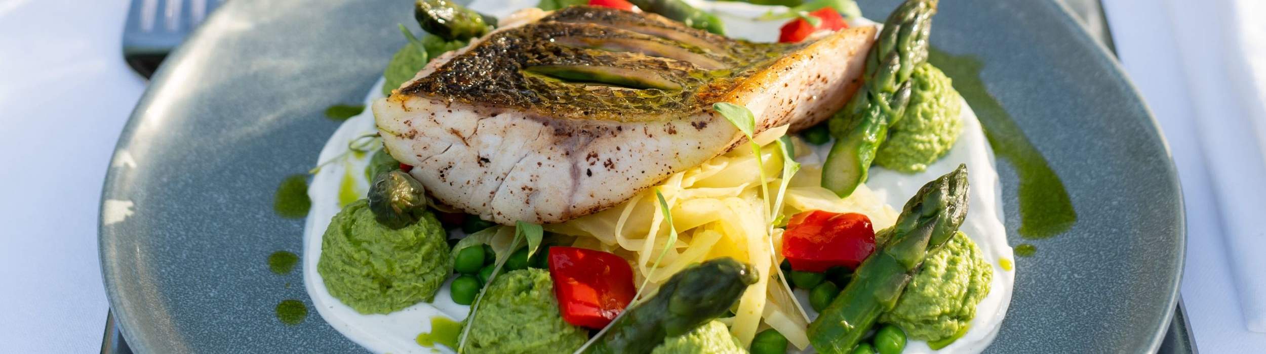 Gourmet Dinner Cruise on Seine River with Live Music in Paris