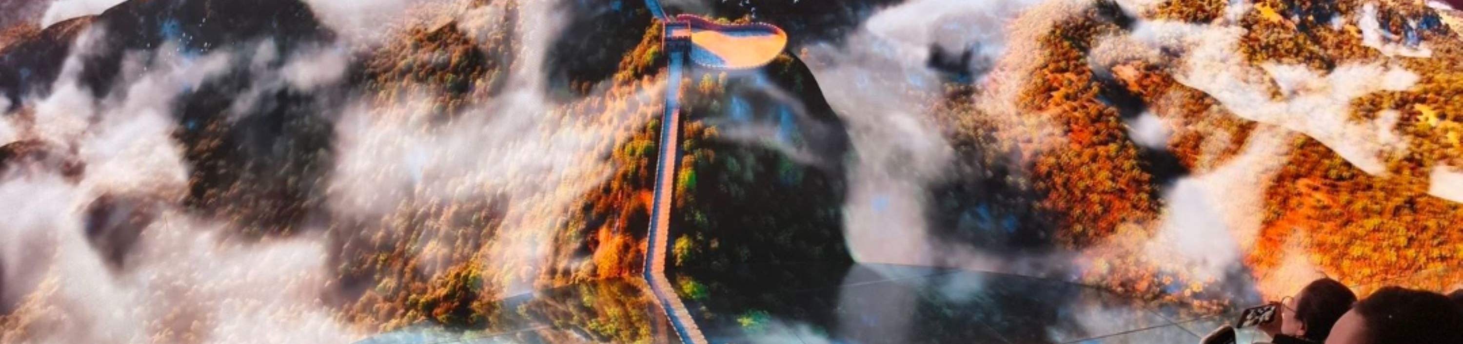 The screen perspective restores the magnificent momentum and historical heaviness of the Great Wall.