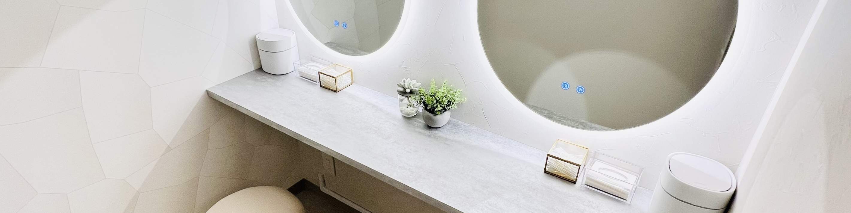 29種空氣感色、182種丙烯色、196種閃光磁鐵色，另有180種其他顏色！