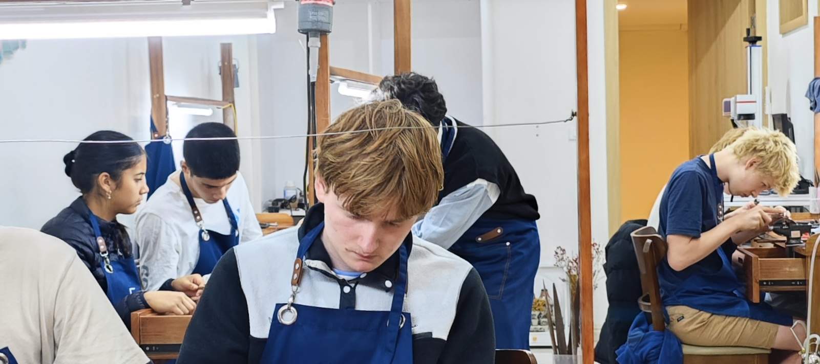 Clase de fabricación de joyería de plata en Hanói