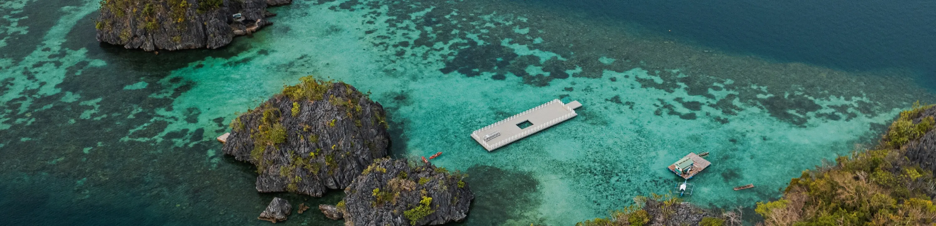 在 Siete Pecados 生气勃勃的珊瑚花园中浮潜，这里是各种海洋生物的家。