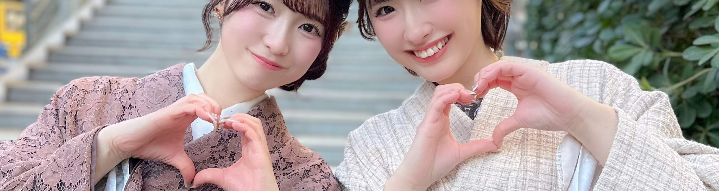 此款式可選擇復古摩登或復古高級款。如需照片中的全套搭配，請洽詢工作人員，我們提供多種選擇。此外，我們還有毛皮製品和羊毛二趾襪，讓您穿得暖暖的。