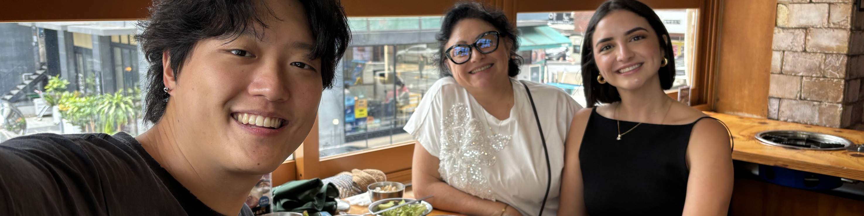 野球観戦orバスケ観戦・韓国グルメ体験（ソウル）