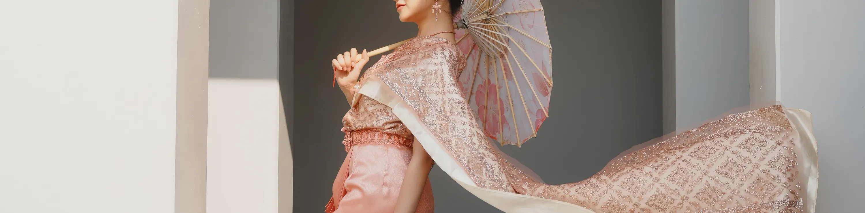 ThaiGlamStudio - 曼谷泰式服装出租，含化妆和发型服务