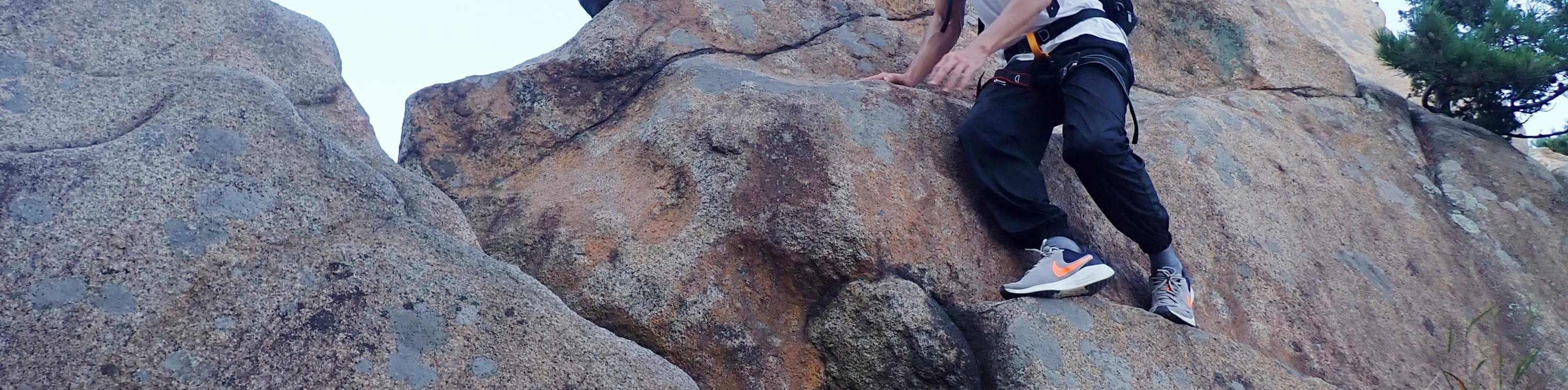 在首尔附近的山脊上体验真正的攀岩之旅