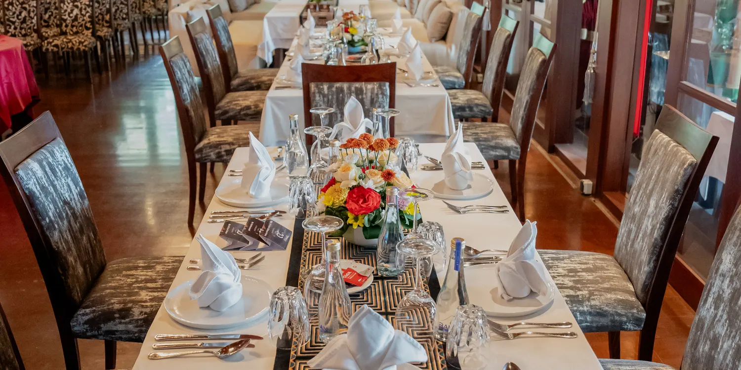 The Village Restaurant and Lounge 的用餐体验
