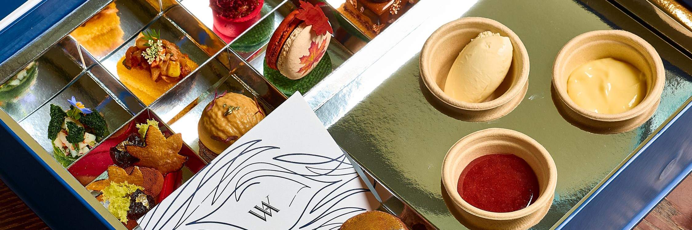 방콕 피콕 앨리 애프터눈 티 세트 by Waldorf Astoria