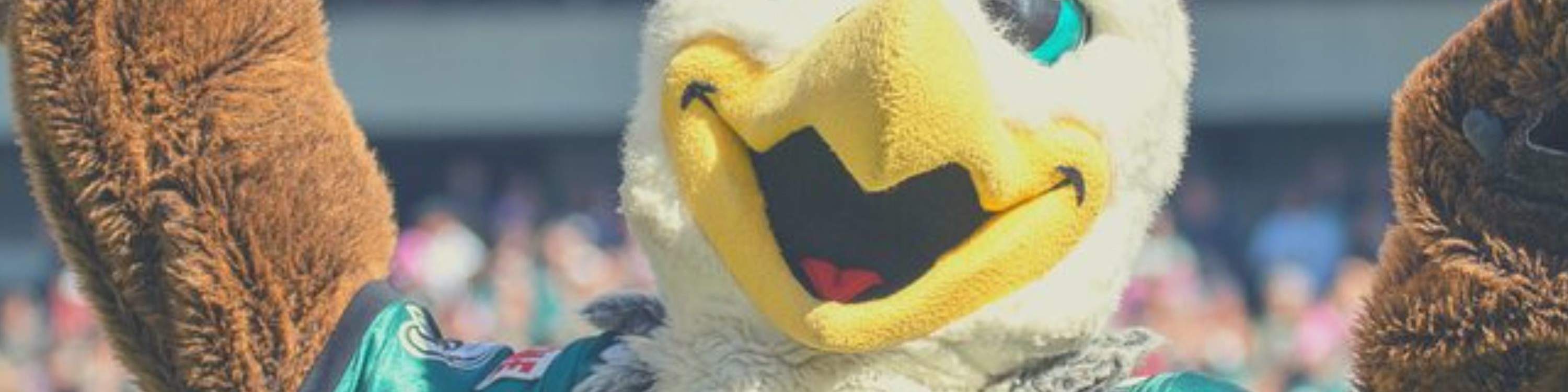 Terus berikan sorakan saat maskot resmi muncul