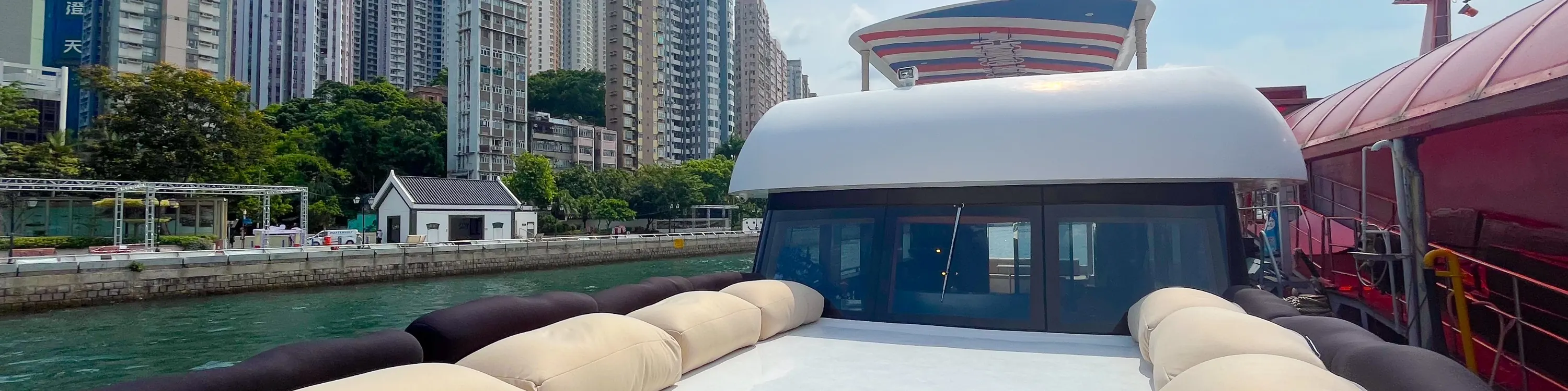 The ORCA 傲客轻奢游艇维港体验