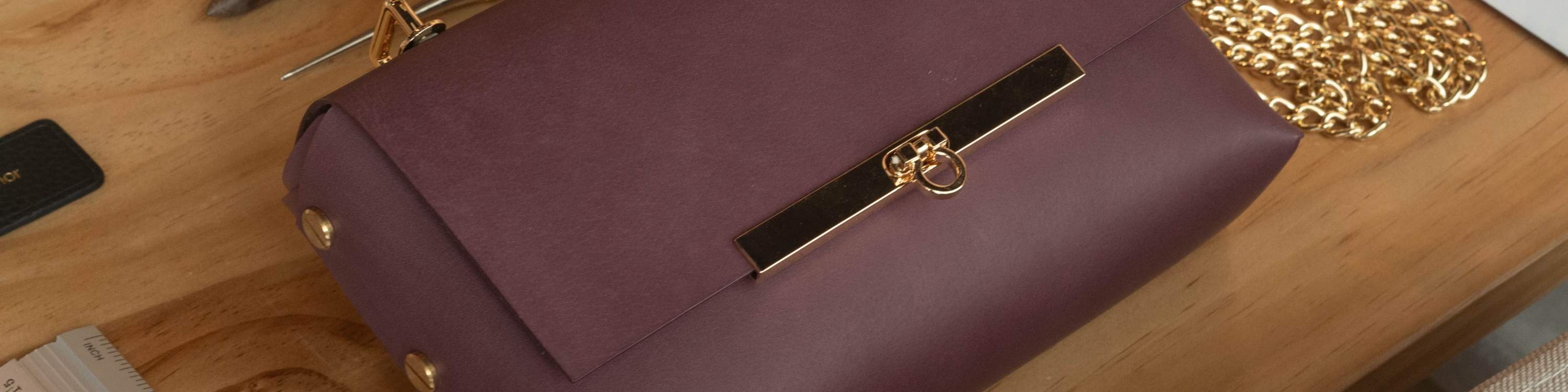 휴대하기 좋고 넉넉한 가방을 원하신다면, Melanie가 정답입니다!