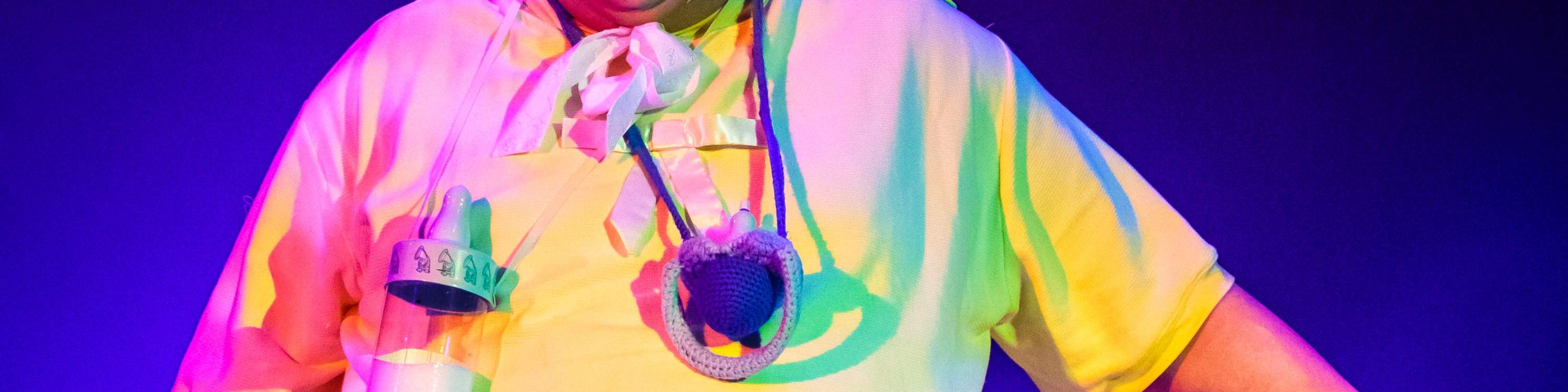 結識令人興奮又搞笑的人物，讓他們成為舞臺的中心